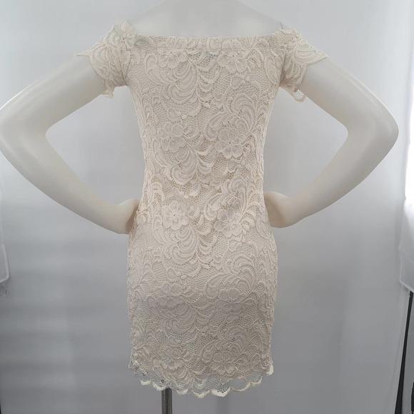 AMBIANCE Lace Ivory Cream Bodycon Mini Dress Size L Off the Shoulder - Picture 6 of 6